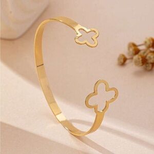 Elegant Gold Clover Bangle Bracelet and Ring